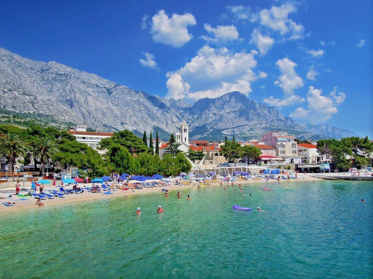 Dvorski * Baska Voda
